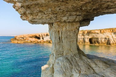 Ayia Napa Kıbrıs 'taki Ünlü Deniz Mağaraları
