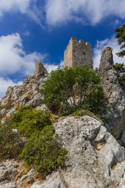 Kyrenia bölgesindeki tarihi Saint Hilarion Şatosu - Kuzey Kıbrıs — Stok fotoğraf