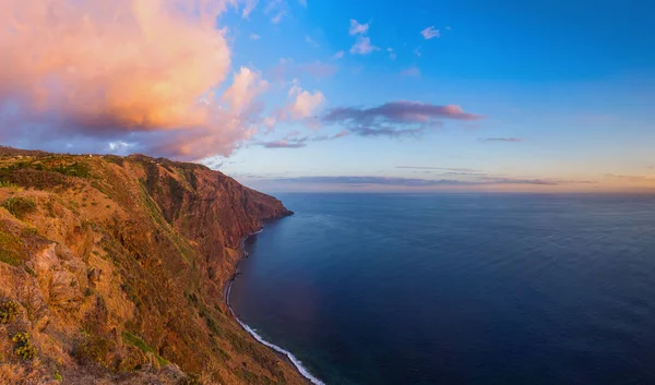 Sonnenuntergang in ponta do pargo - madeira portugal — Stockfoto