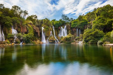 Bosna-Hersek 'te Kravice şelalesi