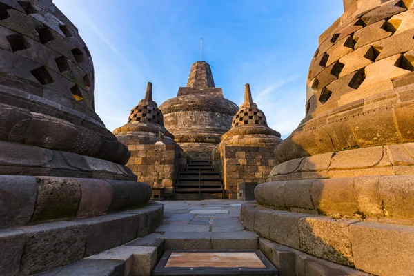 Borobudur buddhistiska tempel - ön Java Indonesien — Stockfoto