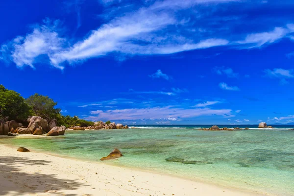 Tropical beach at Seychelles — Stock Photo, Image