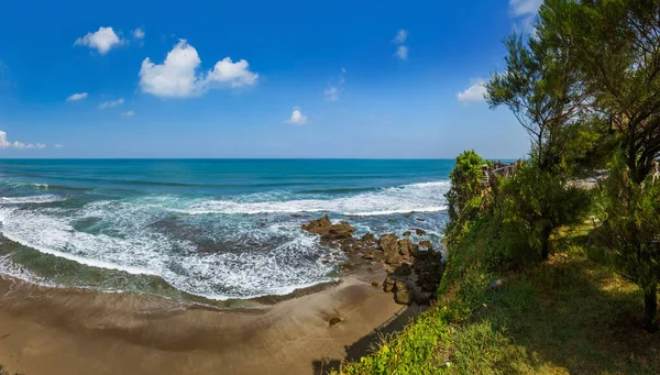 Spiaggia vicino al Tempio Tanah Lot - Bali Indonesia — Foto Stock