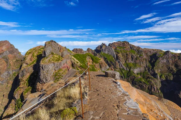 Wandelen Pico do Arierio en Pico Ruivo - Madeira Portugal — Stockfoto