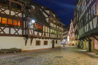 Strazburg - Alsace Fransa geleneksel renkli evleri