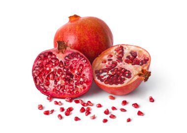 Beyaz arkaplanda izole edilmiş büyük olgun nar.