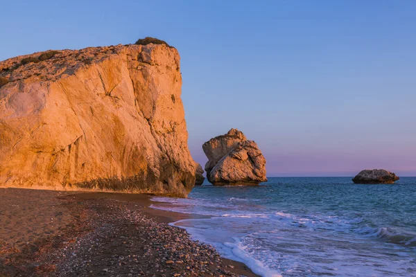 日落时的阿夫罗地提斯岩石 帕福斯塞浦路斯 自然背景 — 图库照片