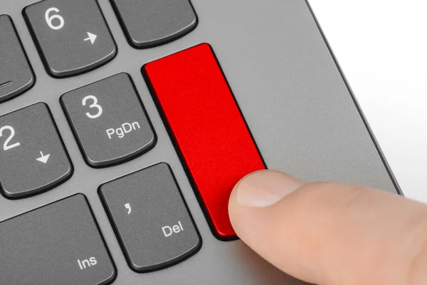 空白の赤いキーを持つコンピュータノートブックキーボード 技術背景 — ストック写真