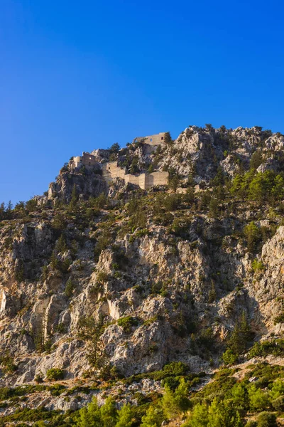 凯里尼亚地区历史上的Buffavento城堡 北塞浦路斯 建筑背景 — 图库照片