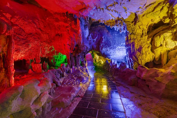 Huanglong Yellow Dragon Cave Китай История Путешествия Природу — стоковое фото