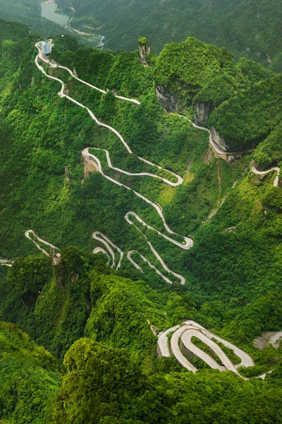 天门山自然公园山路 中国旅游背景 — 图库照片