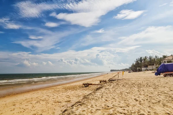 Muine pláž v slunečný den, Vietnam. Oblíbeným místem pro kitesurfing — Stock fotografie