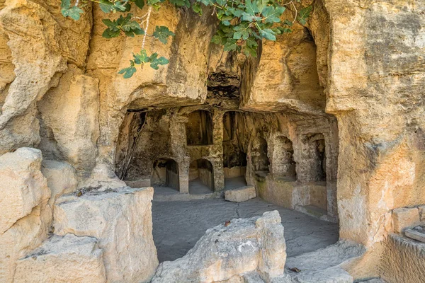 Intérieur des vestiges antiques des tombes des rois — Photo