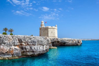 Castell de Sant Nicolau Ciutadella de Menor port ağzında