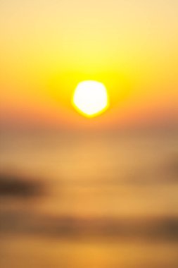 Dikey mevsimlik turuncu günbatımı arka plan.