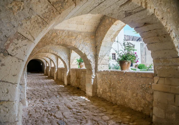 Arco de piedra del monasterio Arkadi, Creta, Grecia . —  Fotos de Stock