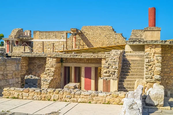 Knossos Palastruine in sonnigem Tag, Beton, Griechenland. — Stockfoto
