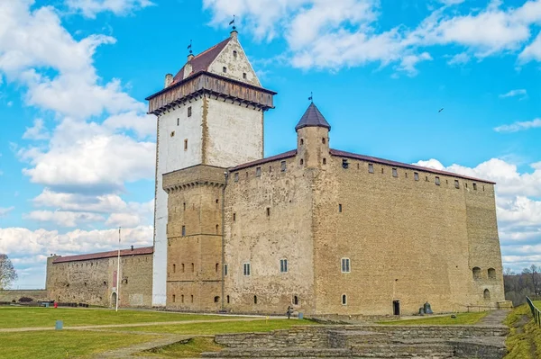 Herman Narva Castle facade, Narva, Estonia. — Stock Photo, Image