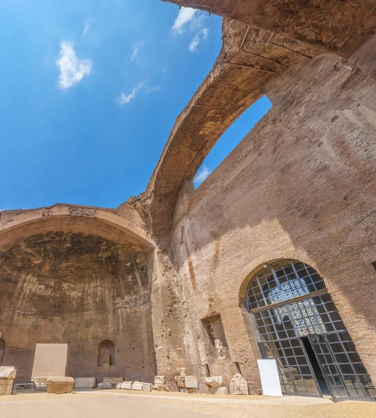 Badkar i Diocletianus ruiner i Rom — Stockfoto