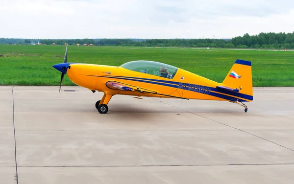 Avión pequeño en Kubinka — Foto de Stock