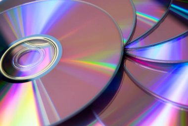 Mor yeniden yazılabilir dvd koleksiyonu yığını