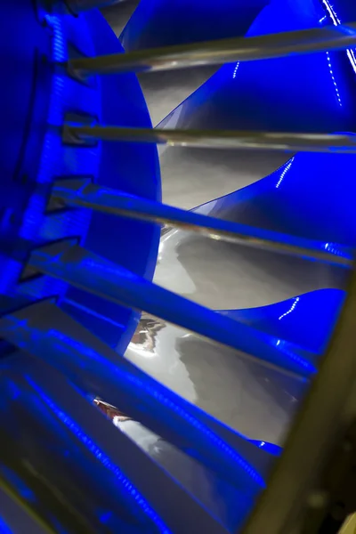 Turbine Blades. Lumière bleue — Photo