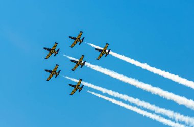 Bir grup Rus askeri uçak bir gösteri Show Maks-2017