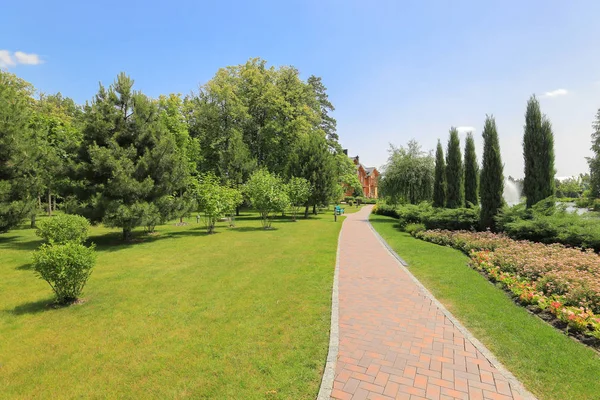 Güzel landscaped park