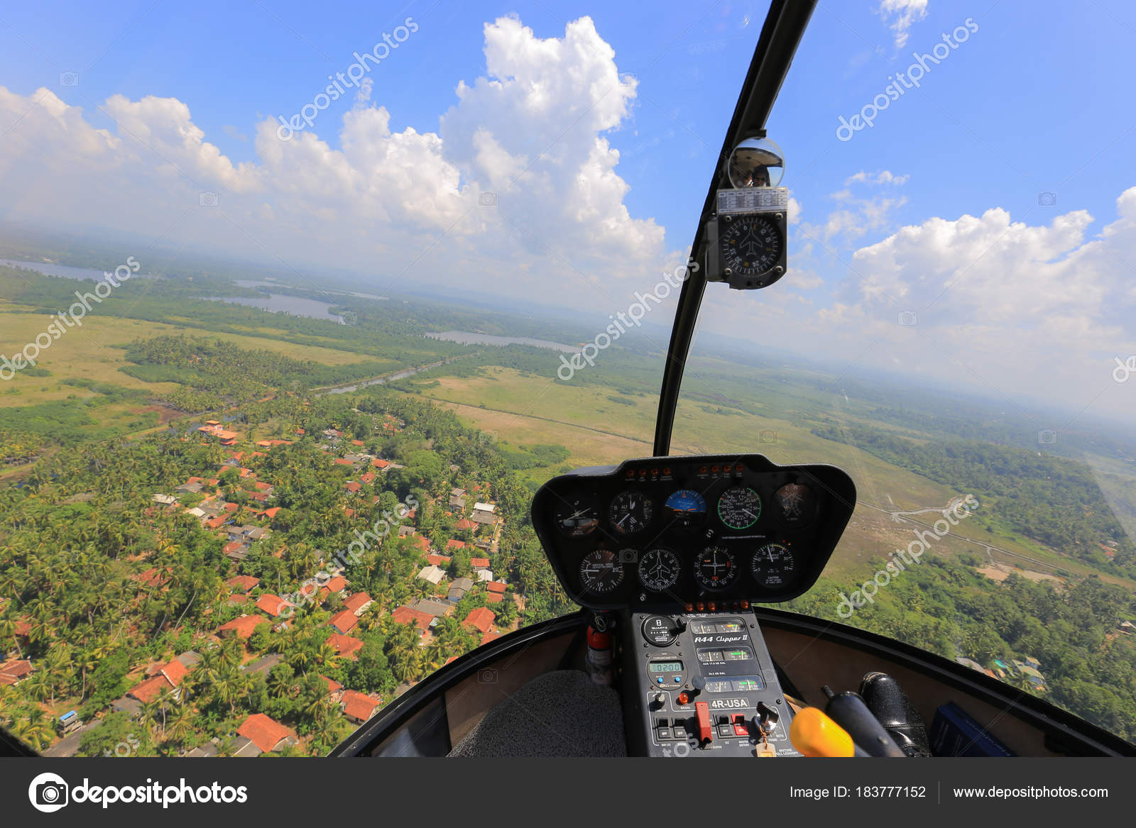 Vue Hélicoptère Intérieur Des Cabine Mouches Sri Lanka ... Vue Hélicoptère Intérieur Des Cabine Mouches Sri Lanka ...