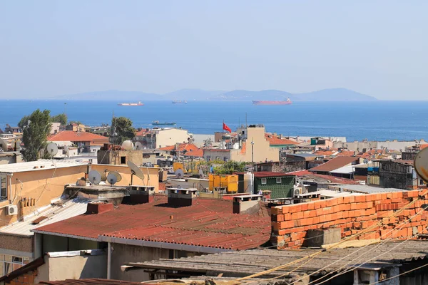 İstanbul şehir manzaralı çatılar