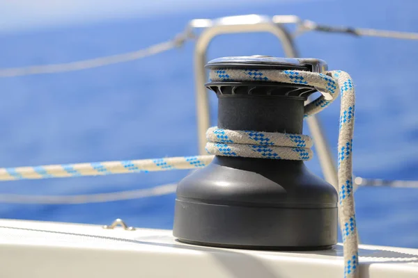 Haupthaltestelle Winde Auf Segelboot — Stockfoto