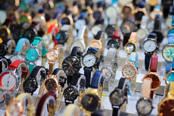 Relógios Pulso Feminino Balcão Mercado — Fotografia de Stock