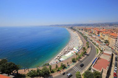 Nice 'teki Fransız Rivierası' ndaki Cote d 'Azur plajı.