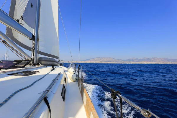 Frontansicht Der Segeljacht — Stockfoto