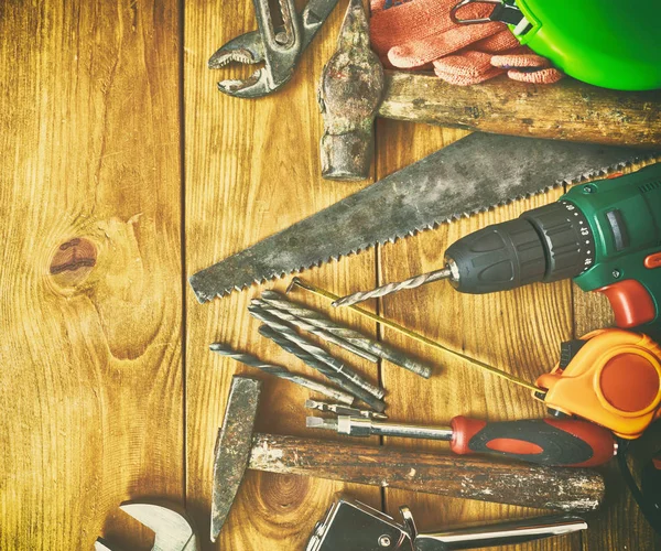 Başka bir binadaki aletleri kümesi 