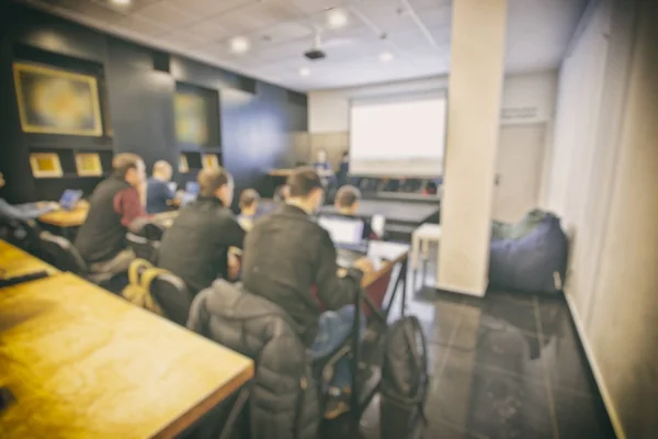 Muitos alunos na sala de aula — Fotografia de Stock