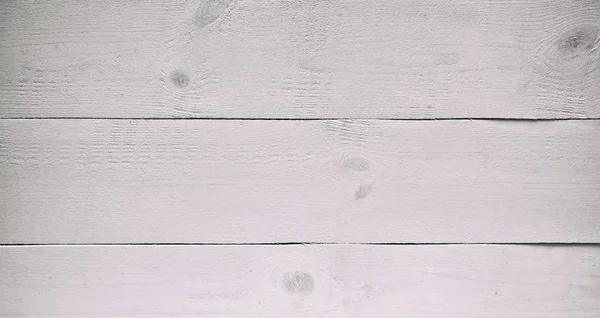 空荡荡的木制白桌. 彩绘木板的背景 — 图库照片