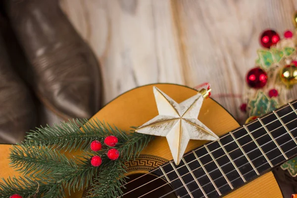Fondo de música country con decoración de guitarra y navidad — Foto de Stock