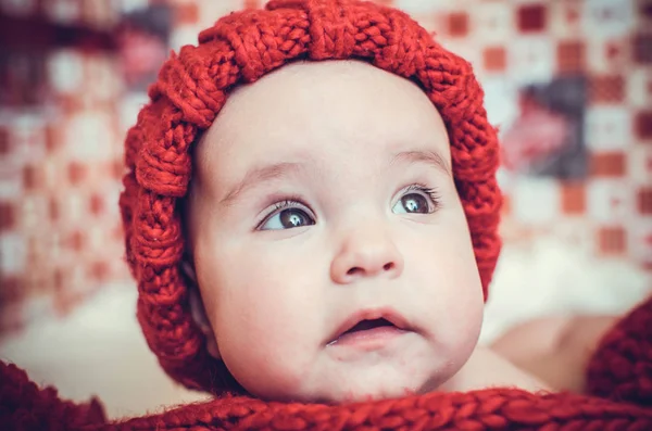 Little Beauty Baby Red Hat — Stock Photo, Image