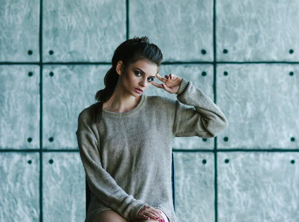 Beautiful Girl Sitting Chair Woman Dressed Soft Knit Sweater Photo — Stock Photo, Image