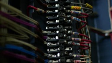 Enerji santralleri alışveriş. Fabrika dolaplarında hesaplanıyor. Nesli Center'da farklı cihazlar