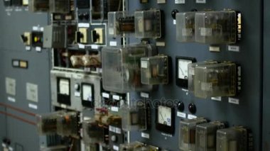 Enerji santralleri alışveriş. Fabrika dolaplarında hesaplanıyor. Nesli Center'da farklı cihazlar