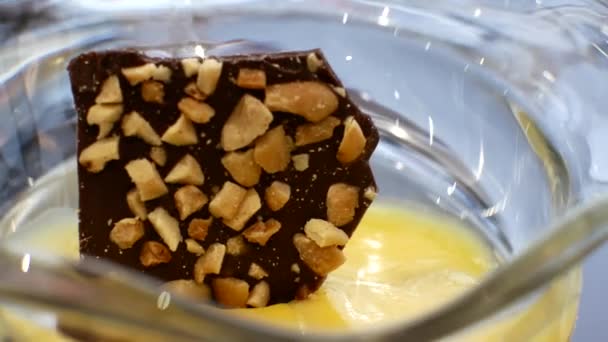 Dessert of cream and chocolate in a glass. — Stock Video