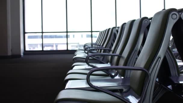 Empty waiting room at the airport — Stock Video