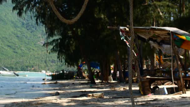 Detalii despre bungalouri și cafenele pe plajele din apropierea mării — Videoclip de stoc