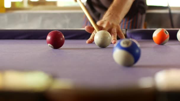 Unrecognizable man playing billiards pool — Stock Video