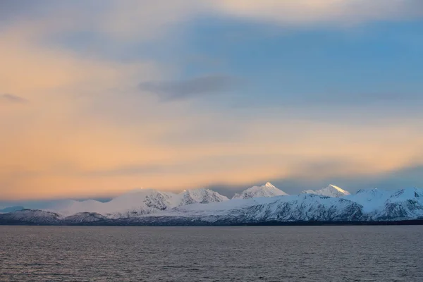 Norte da Noruega nascer do sol — Fotografia de Stock