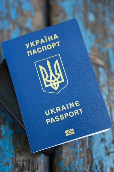 Vize yeni Ukraynalı biyometrik pasaport arınmış — Stok fotoğraf