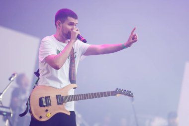 Noize MC rap ve rock şarkıcısı oynamak açık hava konseri