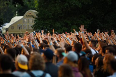Konser görüşme eğlenceli canlı açık hava etkinliği